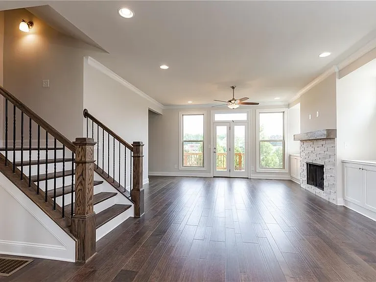 7826 Laurel Crest Dr — Photo 5