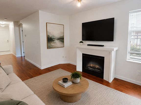 5th image of 4788 Brentwood Dr #106