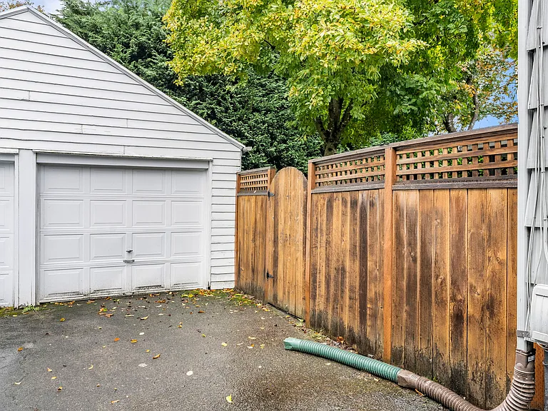 2605 NE 35th Ave — Photo 35