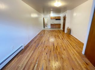 3160 29th St #1F, Astoria, NY 11106