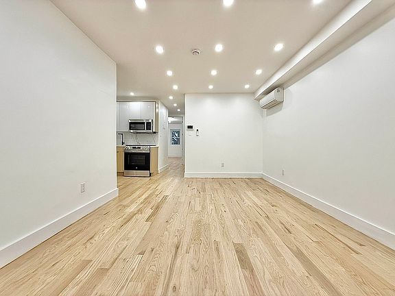 2nd image of 974 Dekalb Ave #4