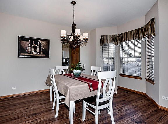 4th image of 319 Mozart Ln