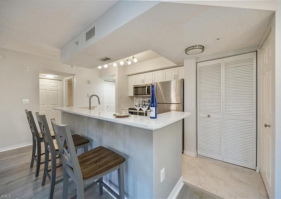 1st image of 8960 Colonnades CT E #918