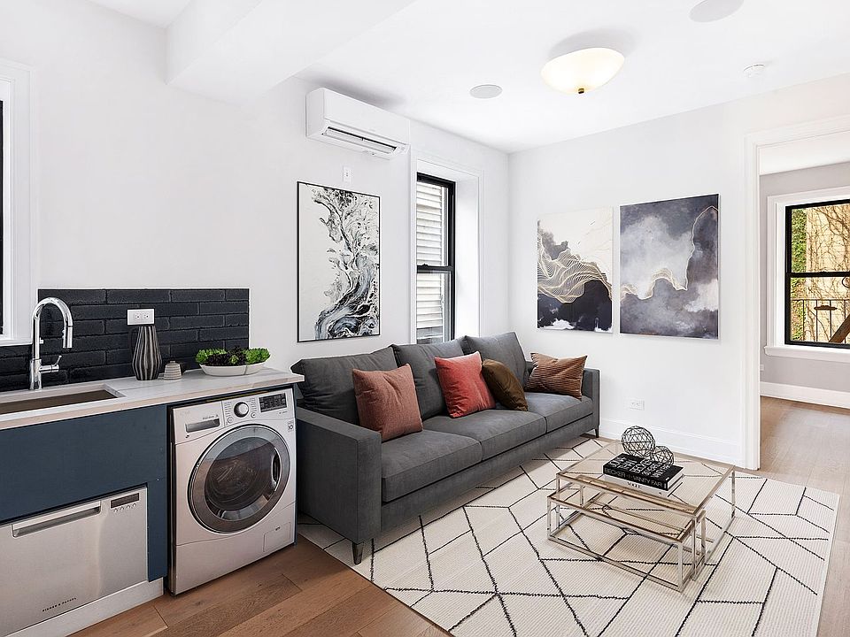 1st image of 72 Bedford St #2A