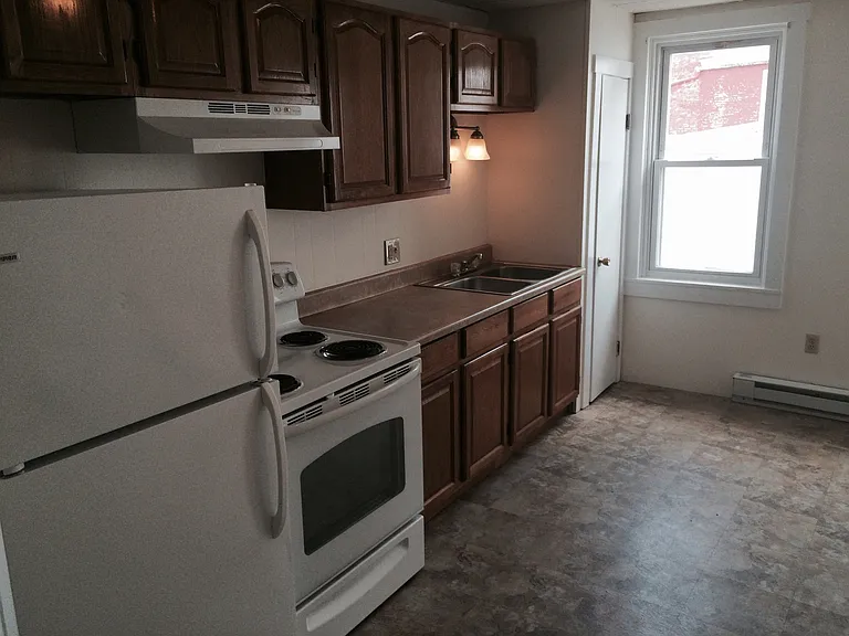 46 E Main St — Photo 3