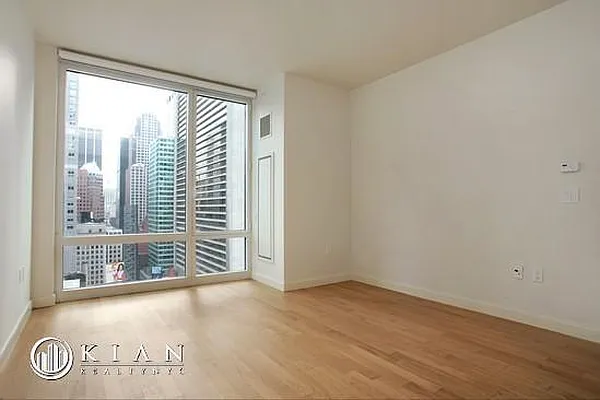 Rented by Kian Realty | media 15