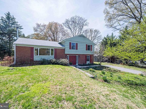 4th image of 9221 Spring Valley Rd