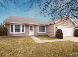 198 S Driftwood Trl, McHenry, IL