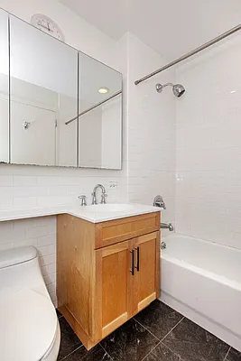 Sold by Jade Stone Real Estate Consulting | media 5