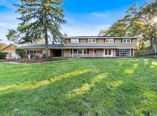 210 Oak Ln, Winthrop Harbor, IL