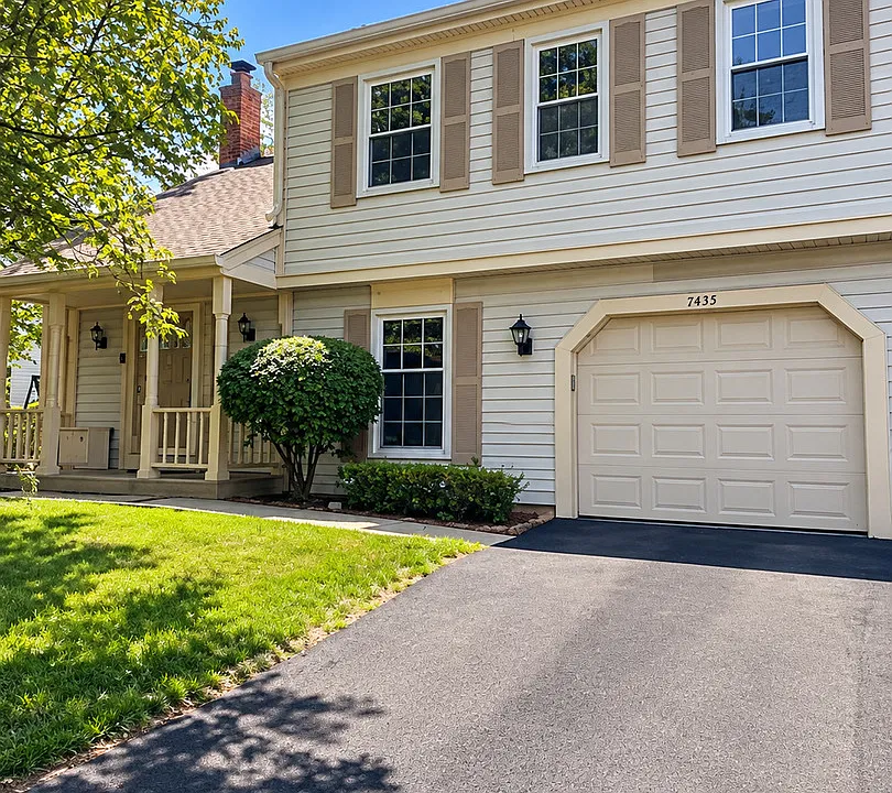 2635 College Hill Cir