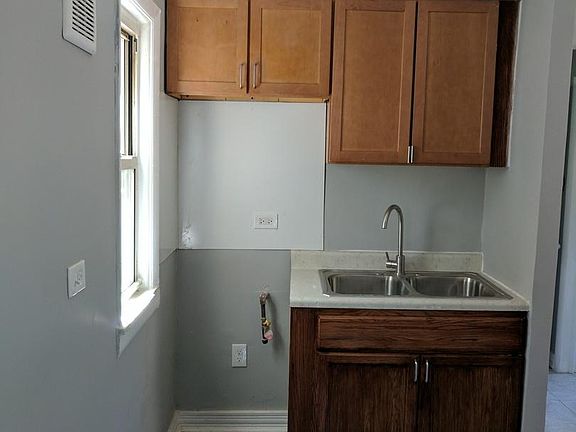 4th image of 9150 S Anthony Ave