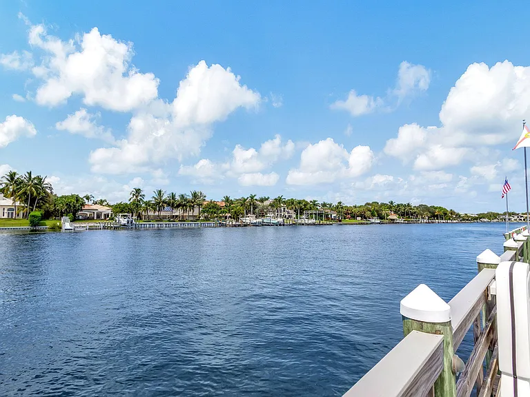 444 Bay Colony Dr N — Photo 13