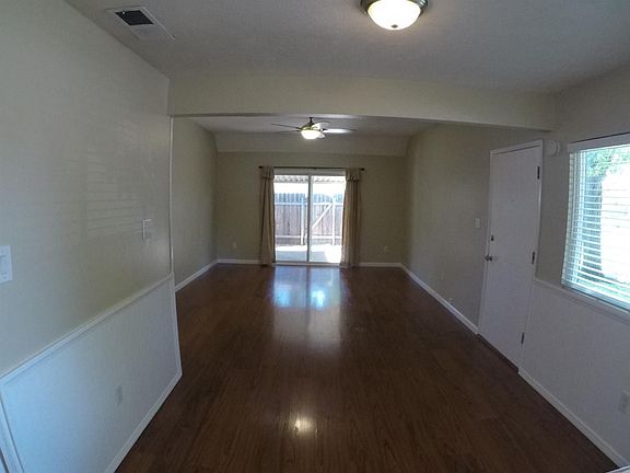 2nd image of 15 Omaha Ct