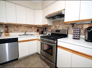 66 Sam Bonnell Dr #66, Clinton, NJ 08809