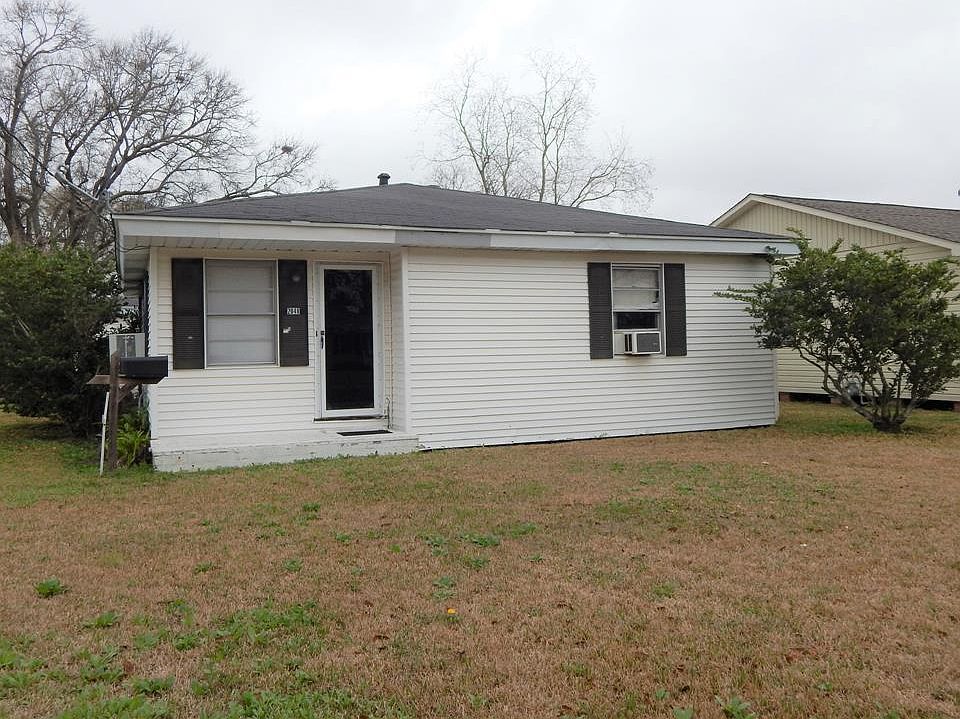 1st image of 2048 Avenue C