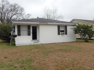 2048 Avenue C, Nederland, TX 77627