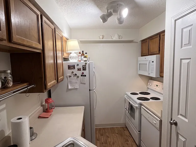 4834 E Kentucky Ave #C — Photo 7