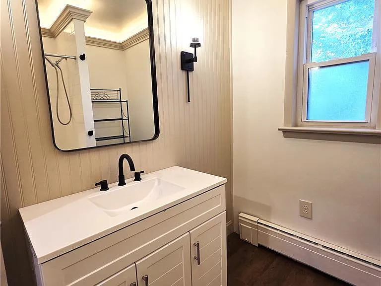 735 W Broad St — Photo 6
