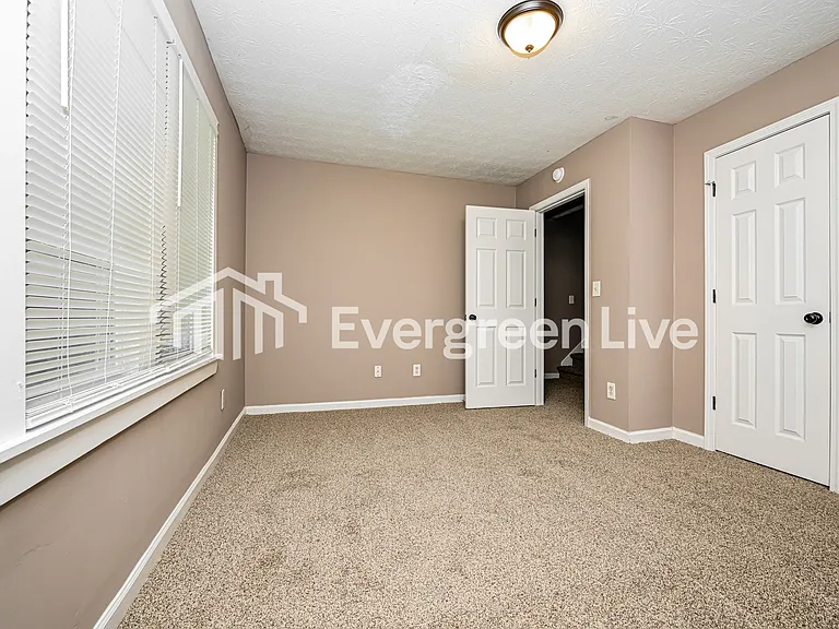 2053 Oak Terrace Dr SE — Photo 10
