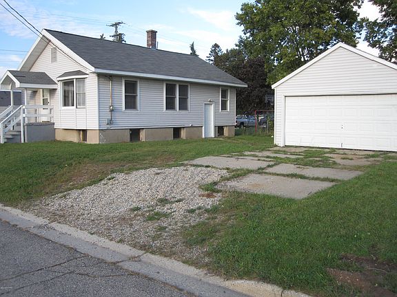 2nd image of 2648 Woodbine Ave SW