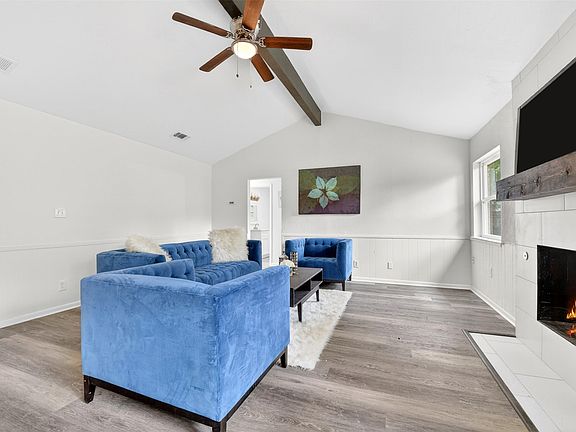 3rd image of 6412 Embassy Dr