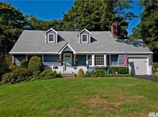 53 Chestnut St, Huntington, NY 11743