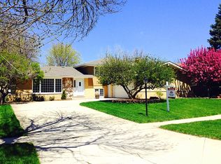 3144 Hillside Ln, Darien, IL