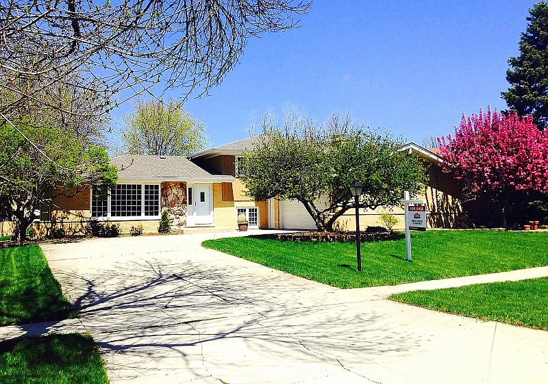 3144 Hillside Ln photo 1