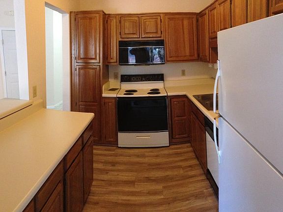 3rd image of 1344 Lake Dr