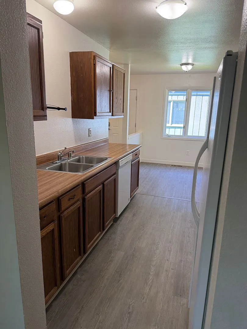 935 E 45th CT - SL70/30 — Photo 1