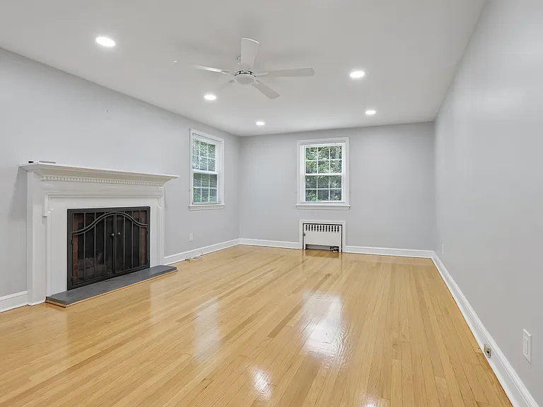30 Kinderkamack Rd — Photo 3