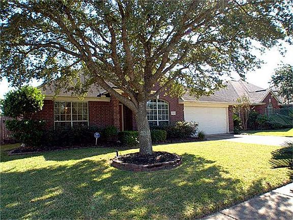 2nd image of 3718 Walden Dr
