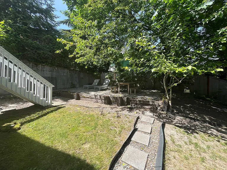 2606 E Madison St — Photo 11