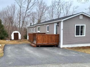 11 Snow White Dr, Halifax, NS B3E 1C5