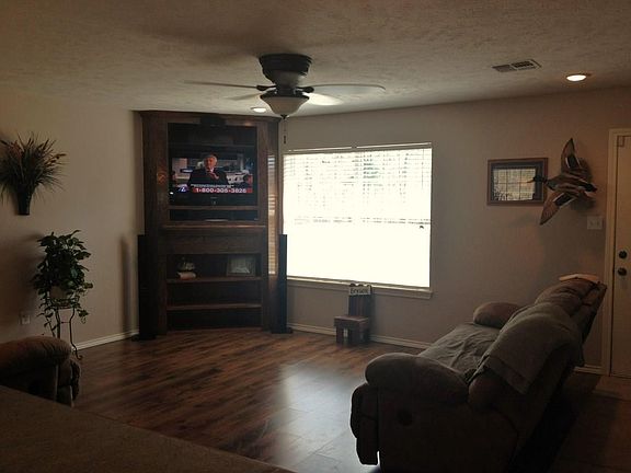 4th image of 1683 Cummings Ln