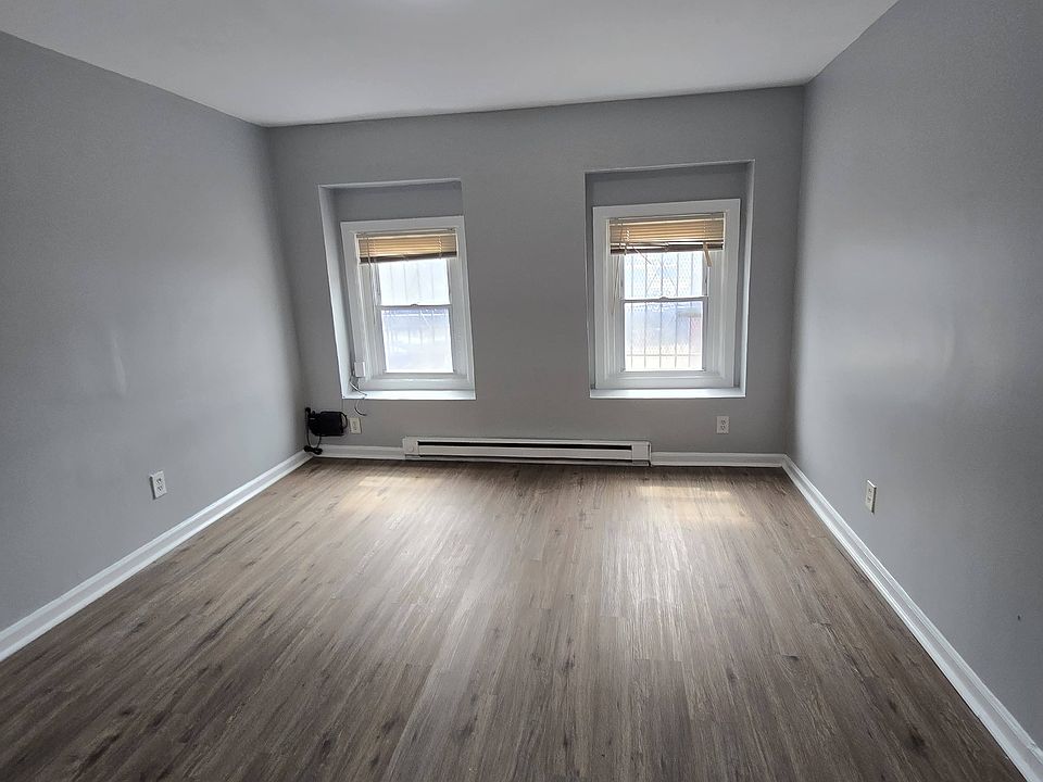 1st image of 366 Forrest St APT 1