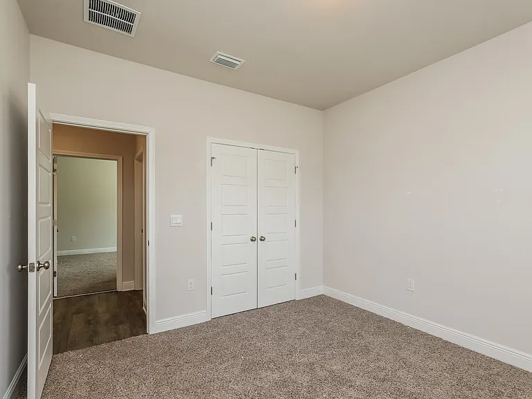 110 London Cir — Photo 11