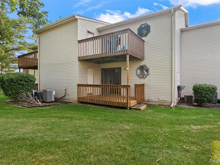 4911 Oak Hill Dr #3 — Photo 26