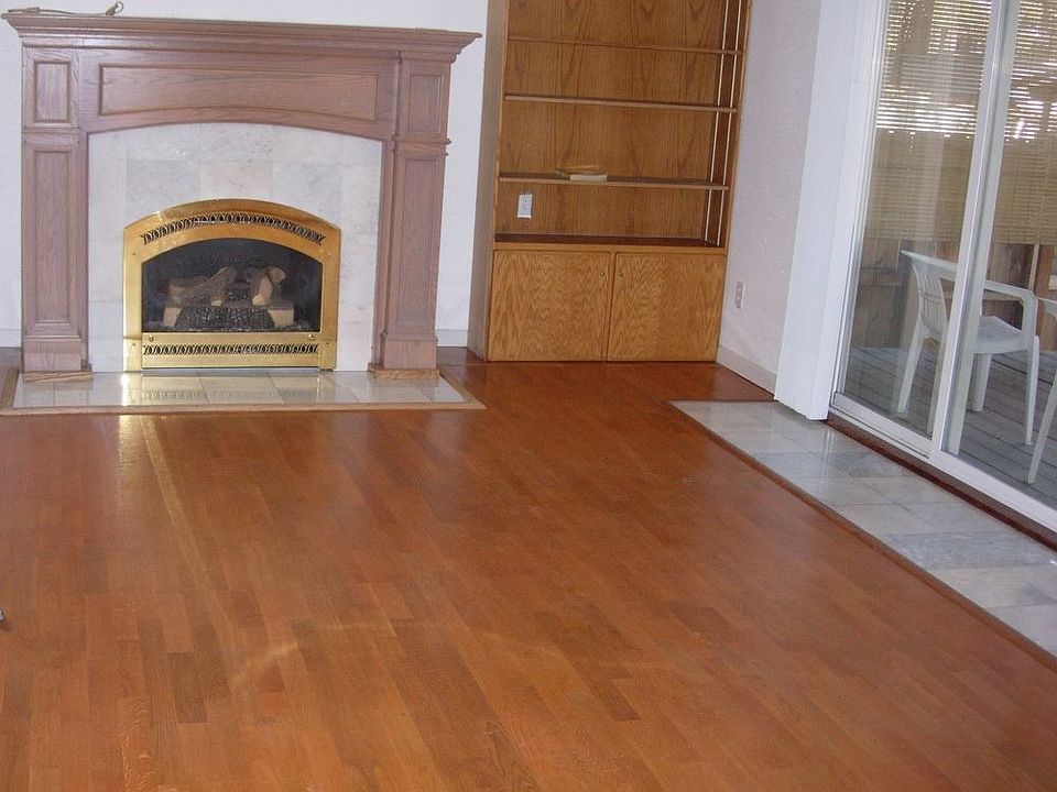 Livingroom-Fireplace
