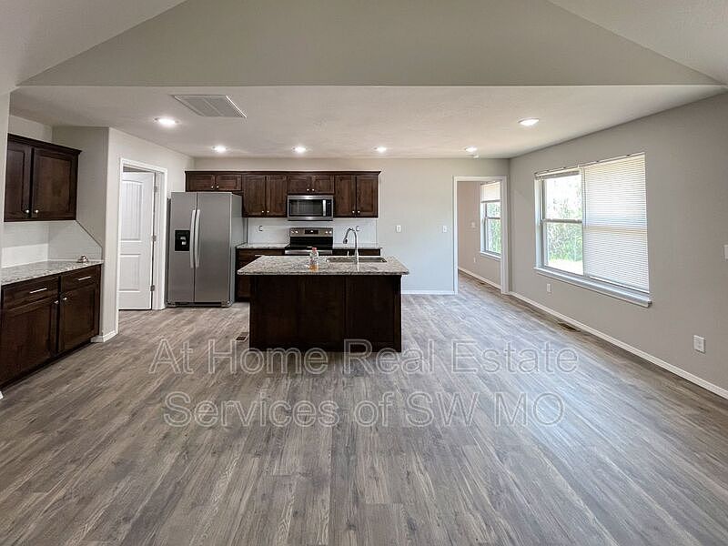 2nd image of 644 S Southgate St