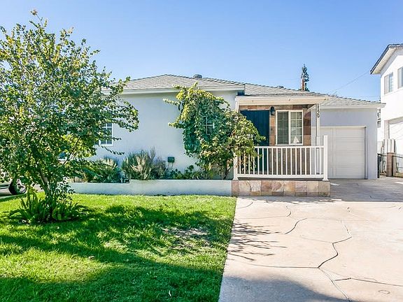 3rd image of 1129 N Beachwood Dr
