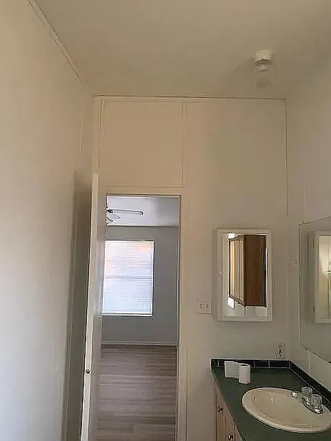 3 bed, 1232 sqft, $1,649 — Photo 3