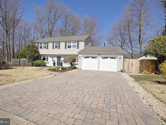 3rd image of 1702 Saxony Pl