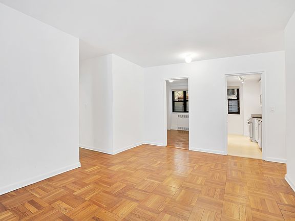 3rd image of 315 E 72nd St APT 1E