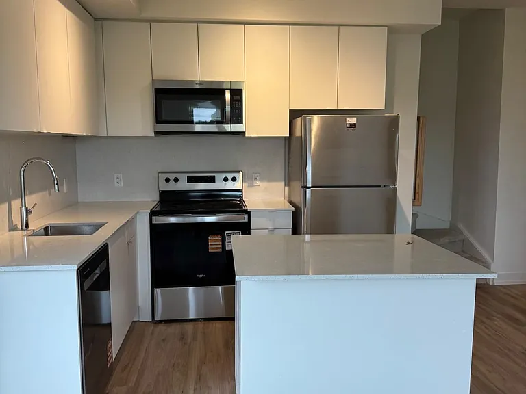 16 Melbourne Ave #312A — Photo 2