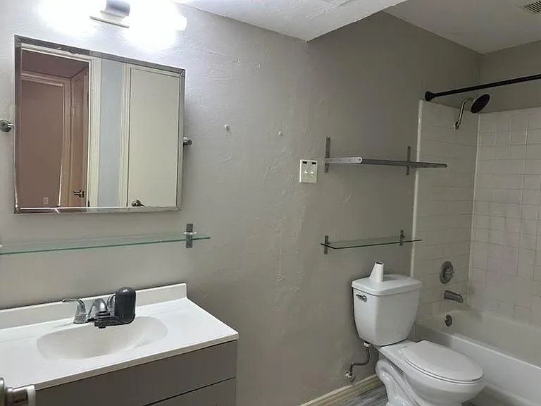 2120 El Paseo St #620 — Photo 7