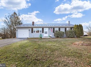 4402 Shatzer St, Chambersburg, PA 17202