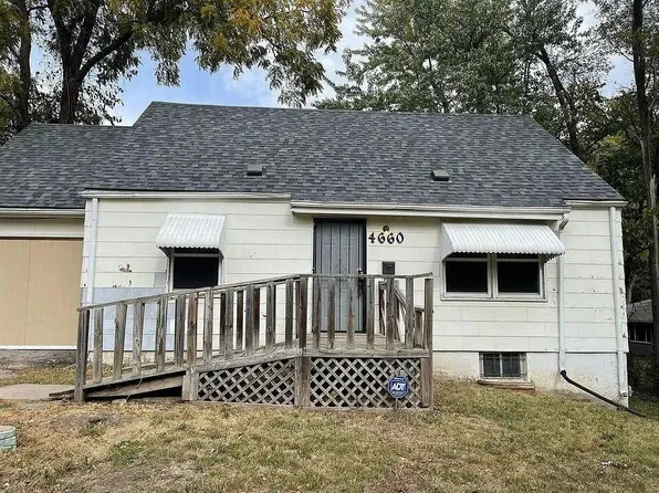 4660 E 43rd Ter, Kansas City, MO 64130