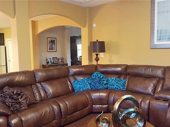 3rd image of 1400 Bitterne Ct